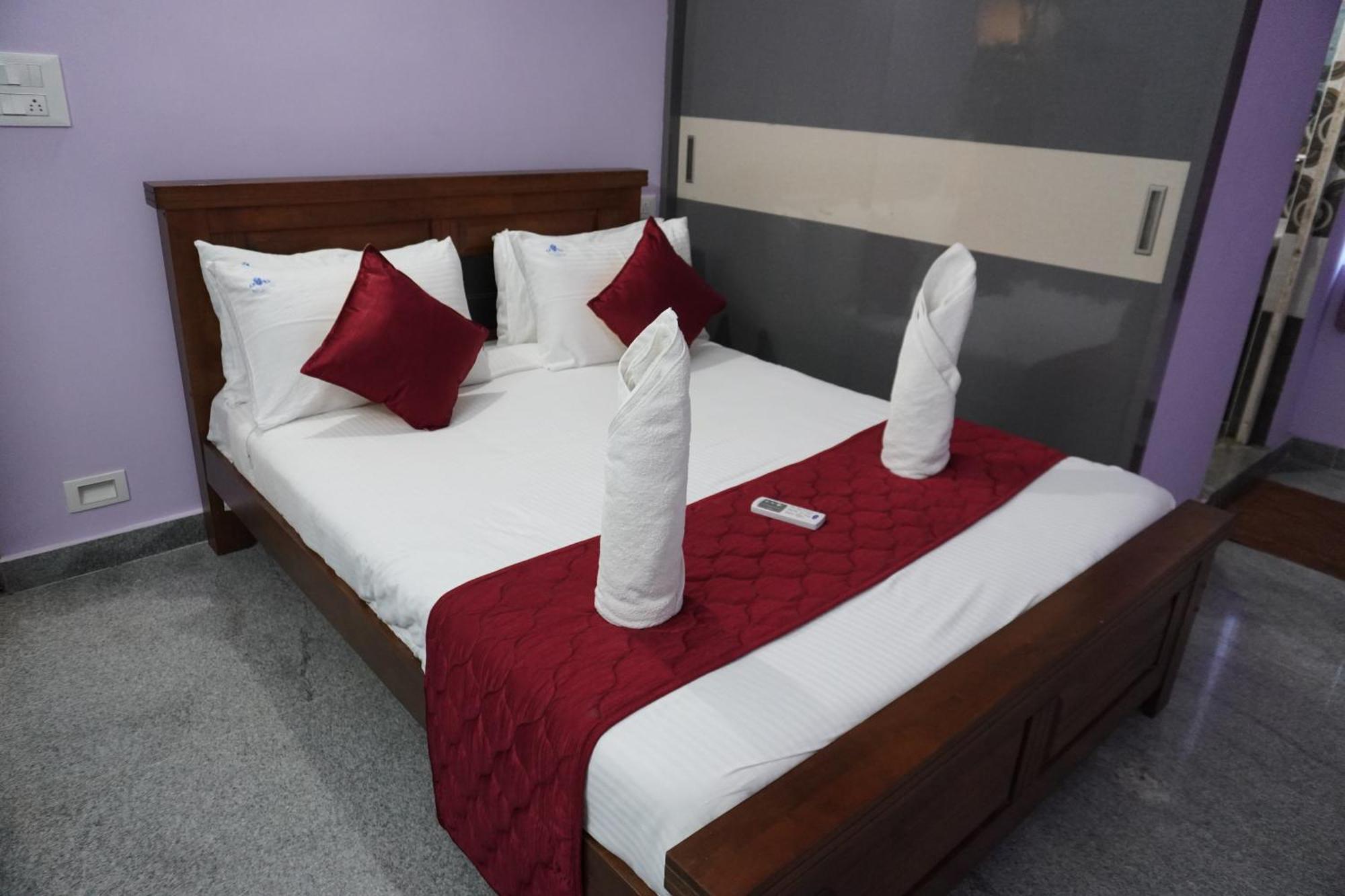 Tirumala Premium Home Stay Тирупати Екстериор снимка