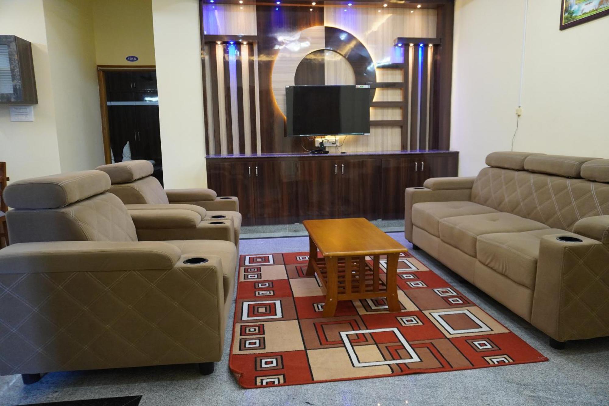 Tirumala Premium Home Stay Тирупати Екстериор снимка
