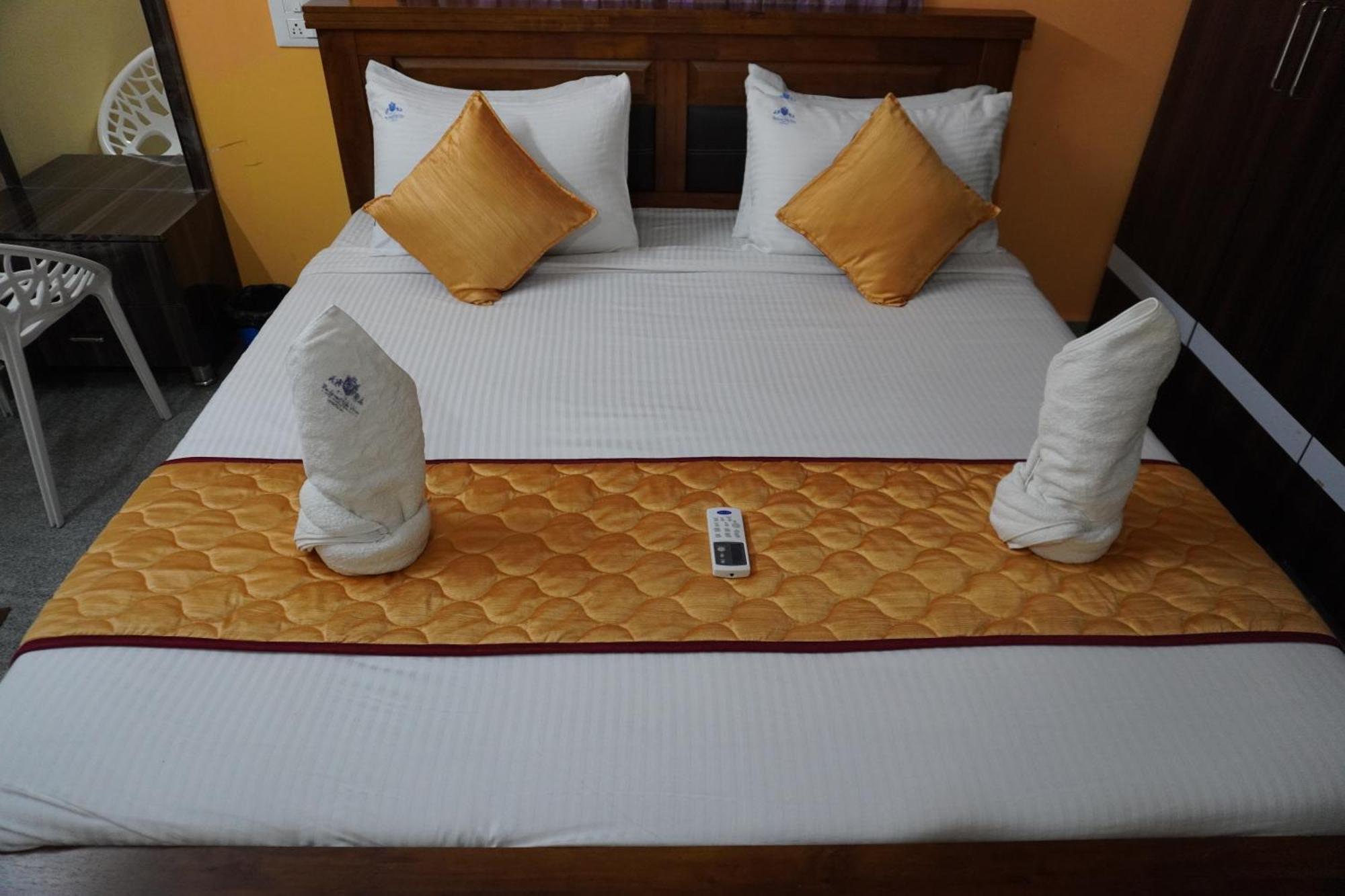 Tirumala Premium Home Stay Тирупати Екстериор снимка